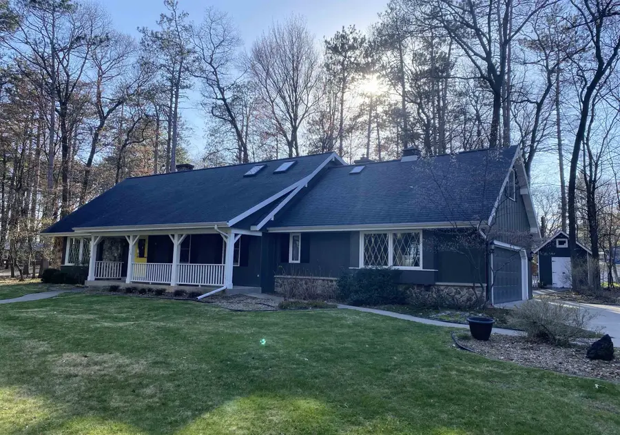 716 Sunset Drive, Marinette, WI 54143 - Image #2