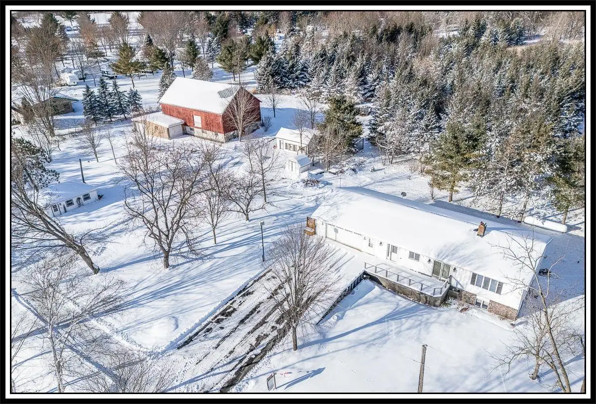 E8130 Flease Road, New London, WI 54961-8021 - Image #1