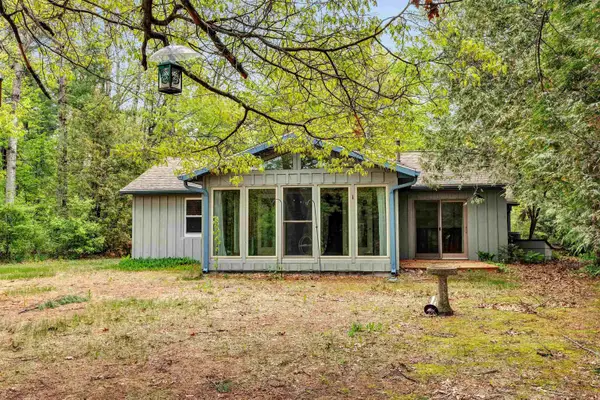 N7119 River Drive, SHAWANO, WI 54166-4224