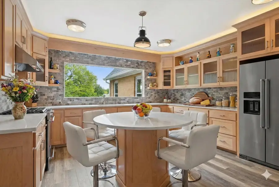 6600 N Ballard Road, Appleton, WI 54913 - Image #3