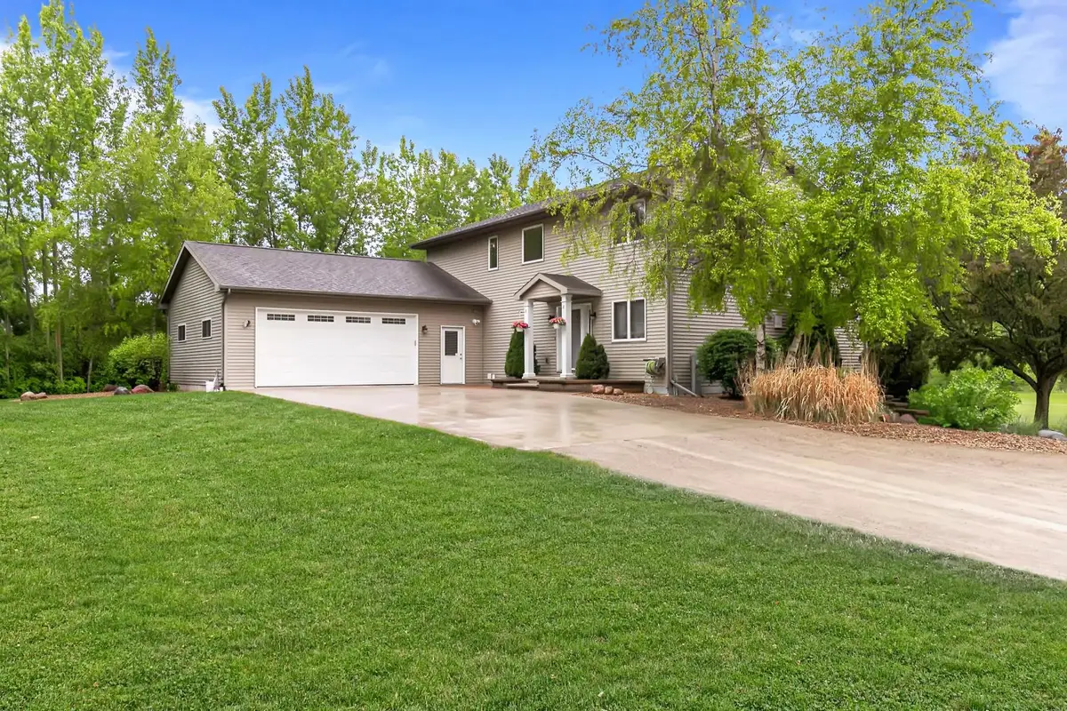 1475 County Road I, Oshkosh, WI 54902-8870 - Image #1