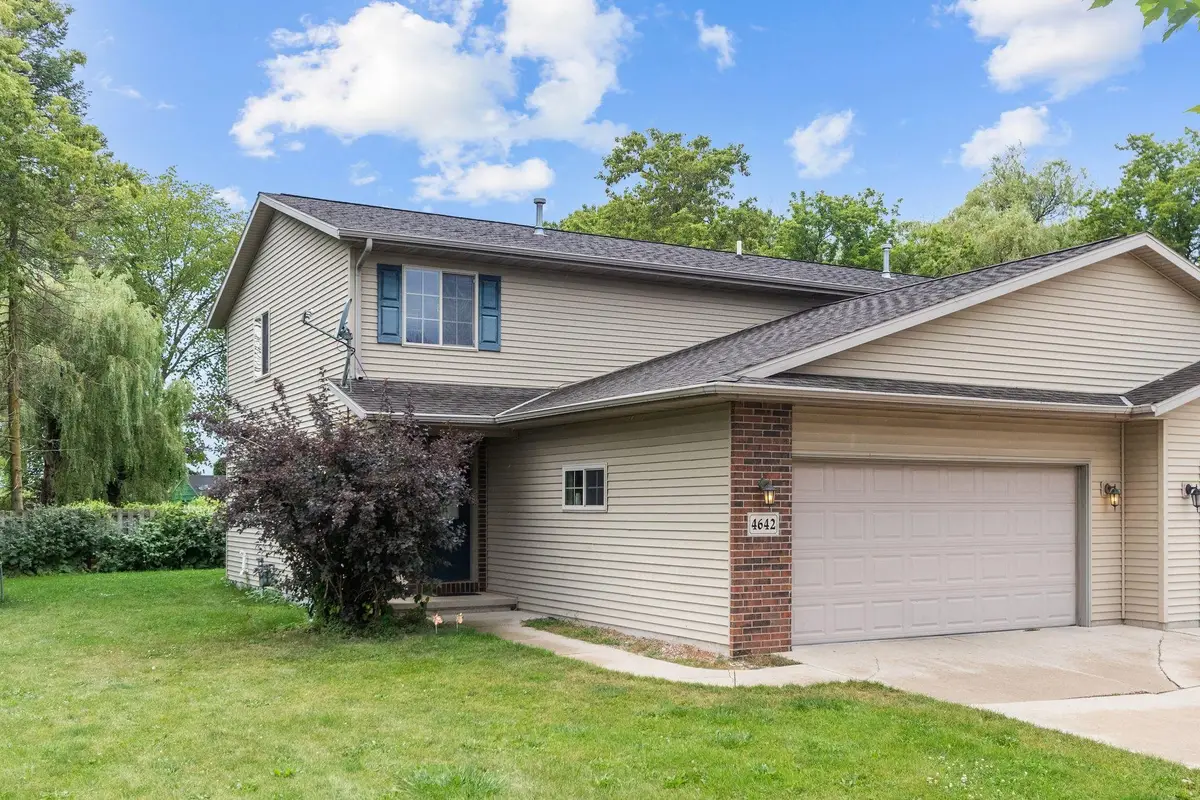 4642 Ridge Court, Manitowoc, WI 54220 - Image #1