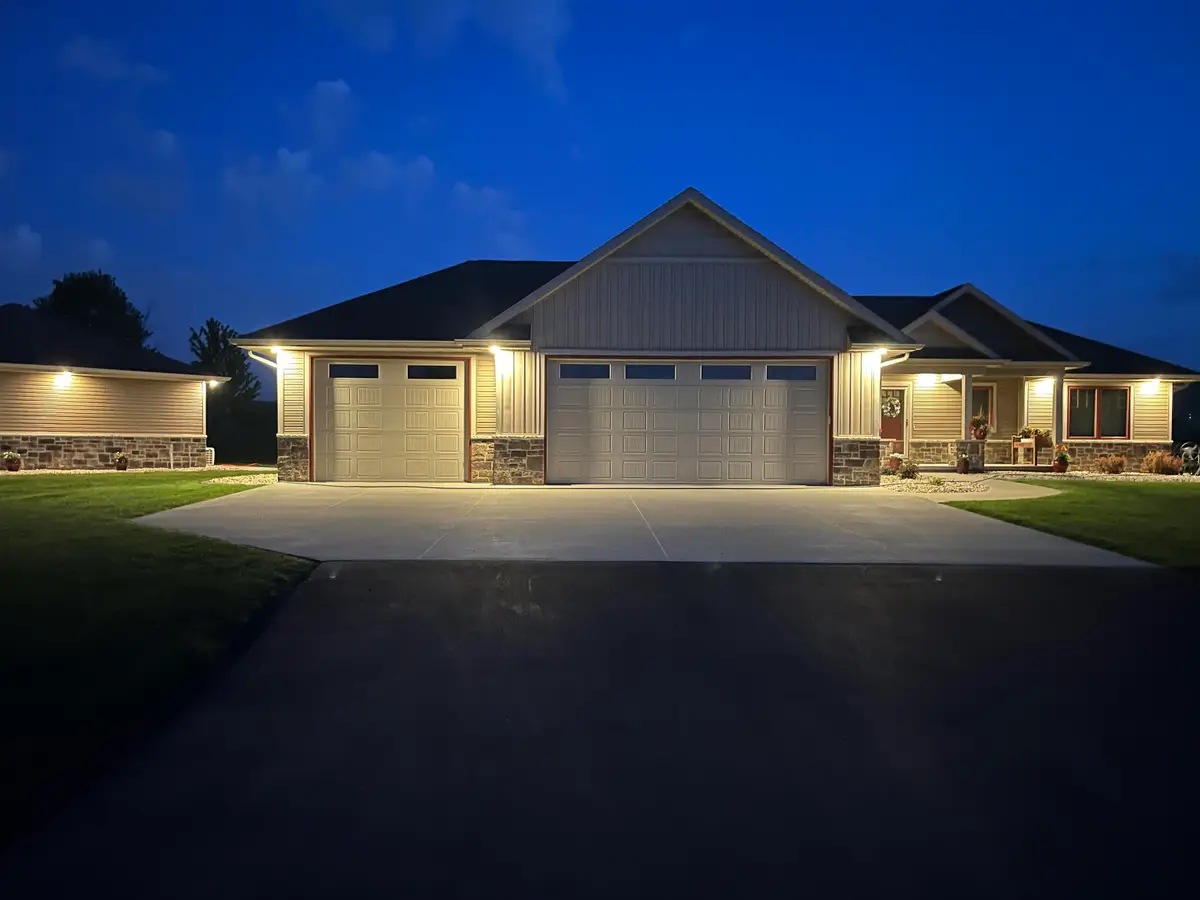 W7535 Cross Country Lane, Hortonville, WI 54944 - Image #1