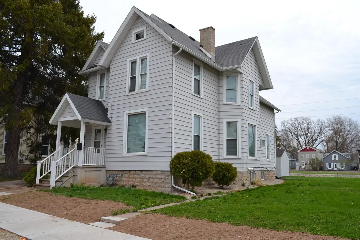 646 Grand Street, Oshkosh, WI 54901 - Image #1