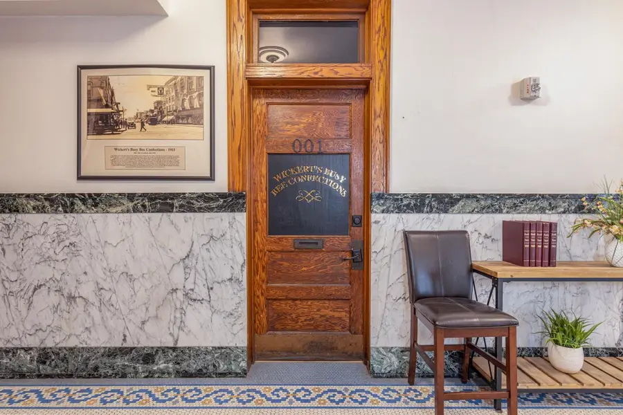 105 Washington Avenue #001, Oshkosh, WI 54901-4930 - Image #2