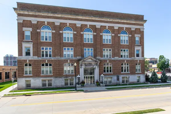 105 Washington Avenue #204, OSHKOSH, WI 54901-4906