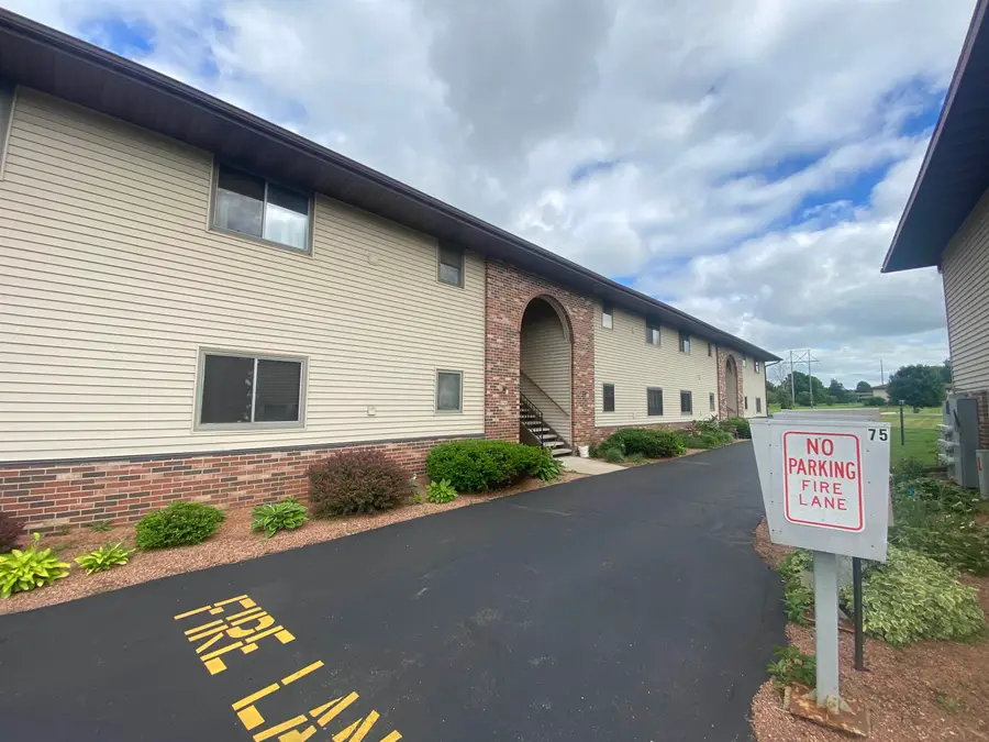 1795 Maricopa Drive #C, Oshkosh, WI 54904 - Image #2