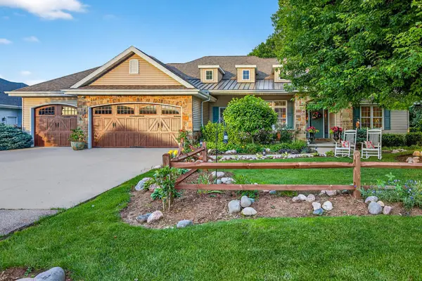 1163 Ava Court, NEENAH, WI 54956