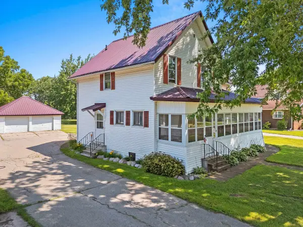 133 W Main Street, GILLETT, WI 54124