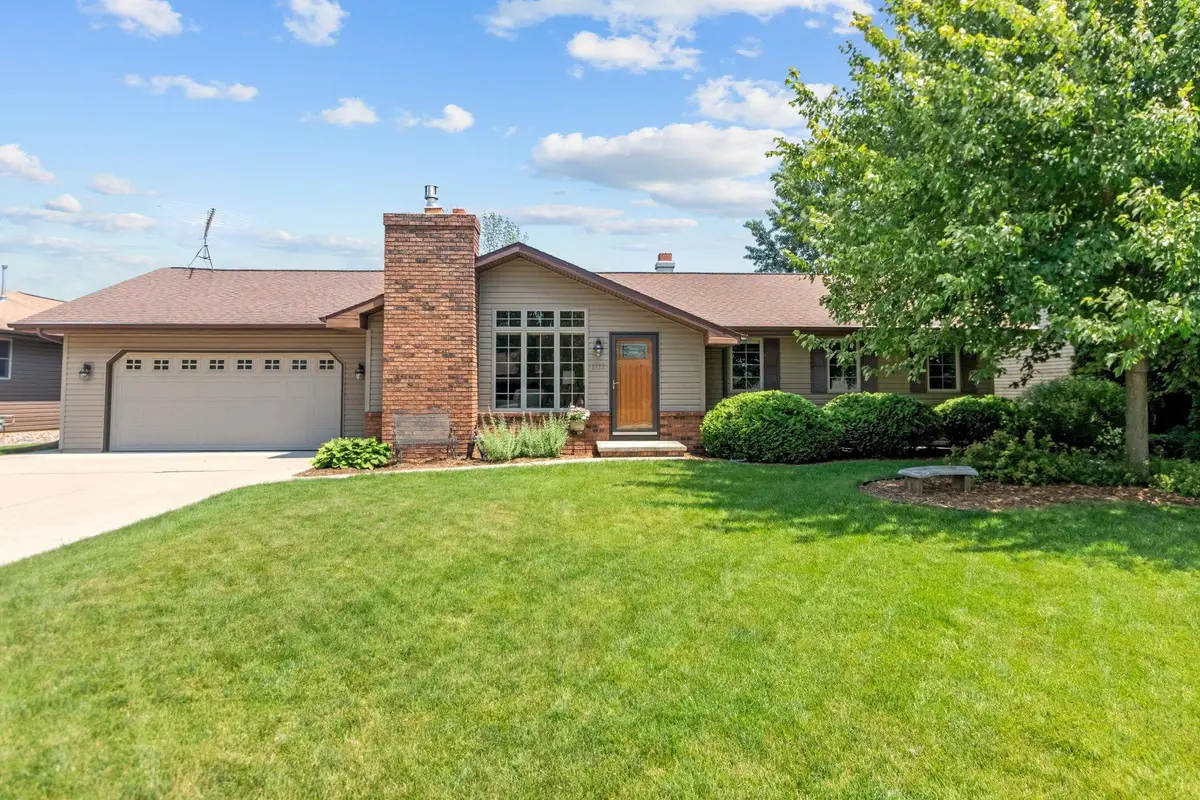 1722 N Mcintosh Street, Appleton, WI 54914 - #1