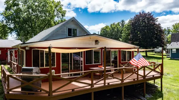 215 Birch Drive, IOLA, WI 54945