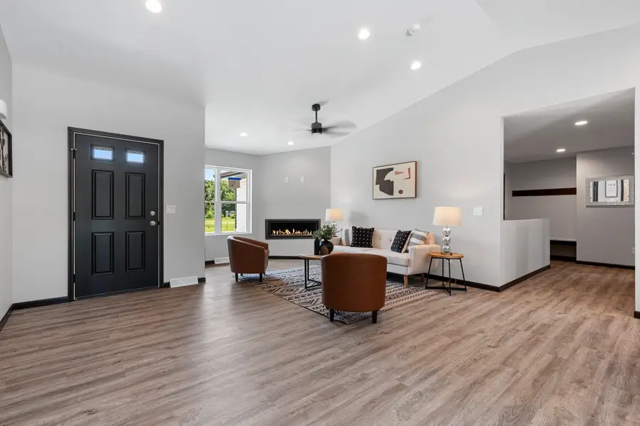 2662 Lawrence Lane, Neenah, WI 54956 - Image #2