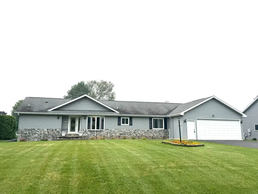 5235 Chesapeake Court, Oshkosh, WI 54901 - Image #2