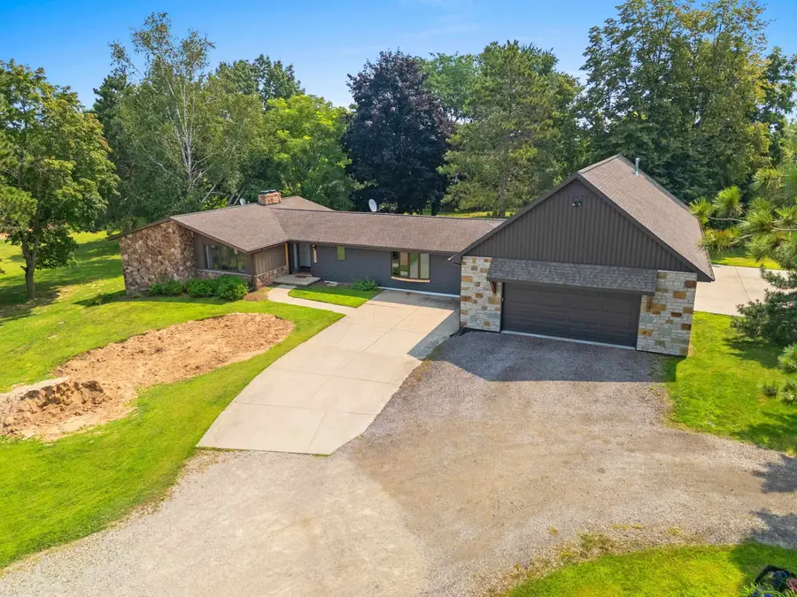 3467 Jewel Way, Green Bay, WI 54313 - Image #2