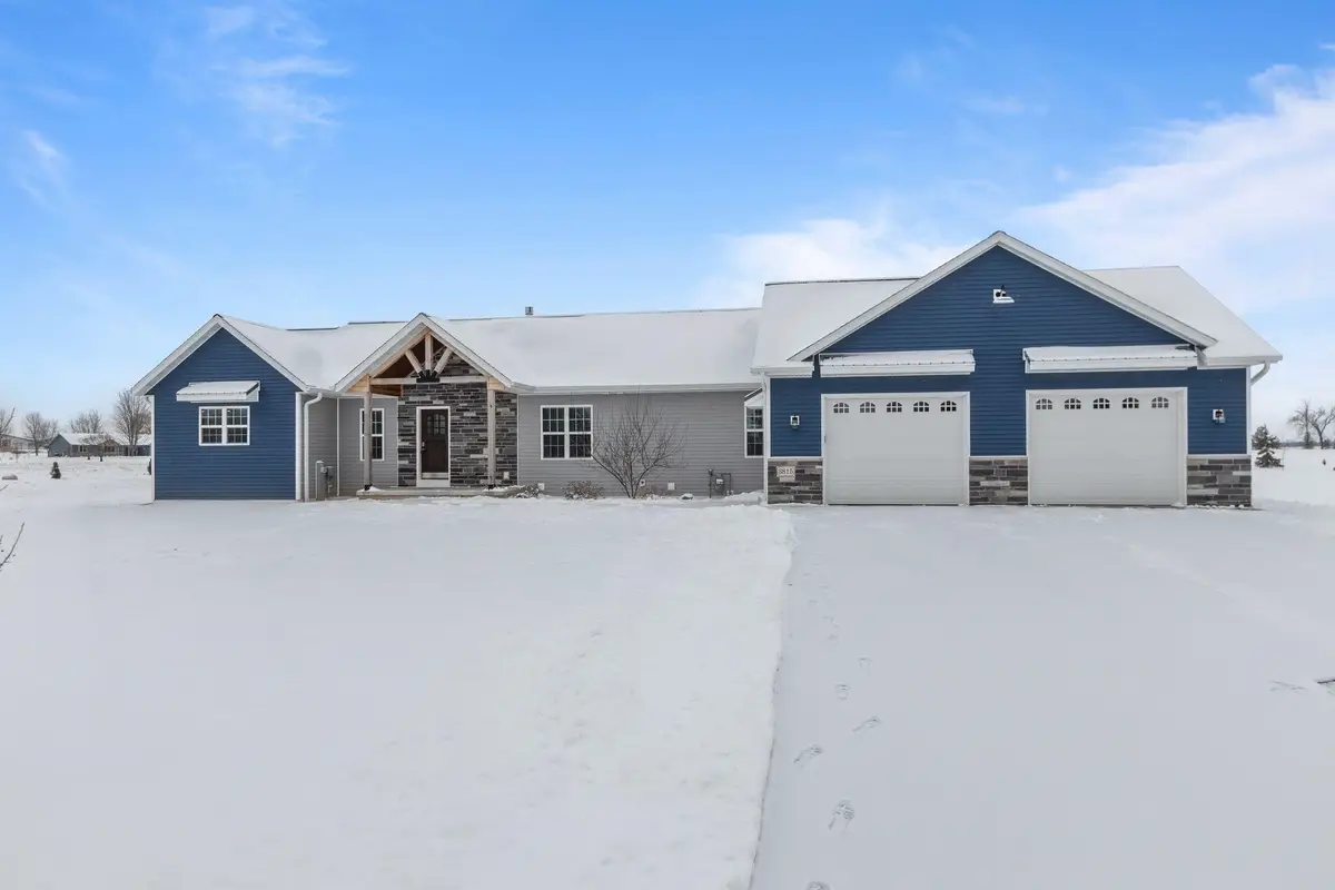 3815 Stonewall Drive, De Pere, WI 54115 - Image #1