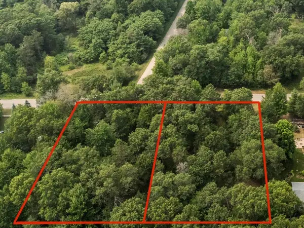 N6966 Lynwood Drive #13, SHAWANO, WI 54166