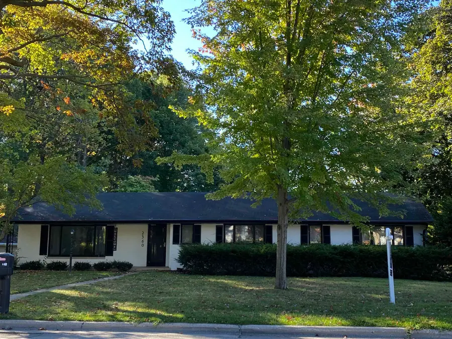 2360 Hillside Lane, Green Bay, WI 54302 - Image #2