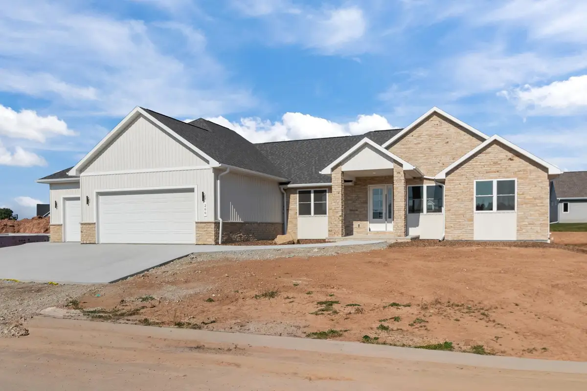 266 E Sweetwater Way, Appleton, WI 54913 - Image #1