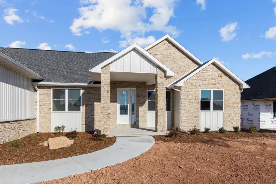 266 E Sweetwater Way, Appleton, WI 54913 - Image #3