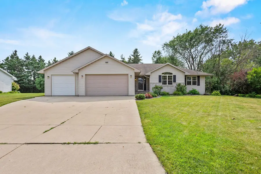 1959 S Cross Creek Circle, De Pere, WI 54115 - Image #2