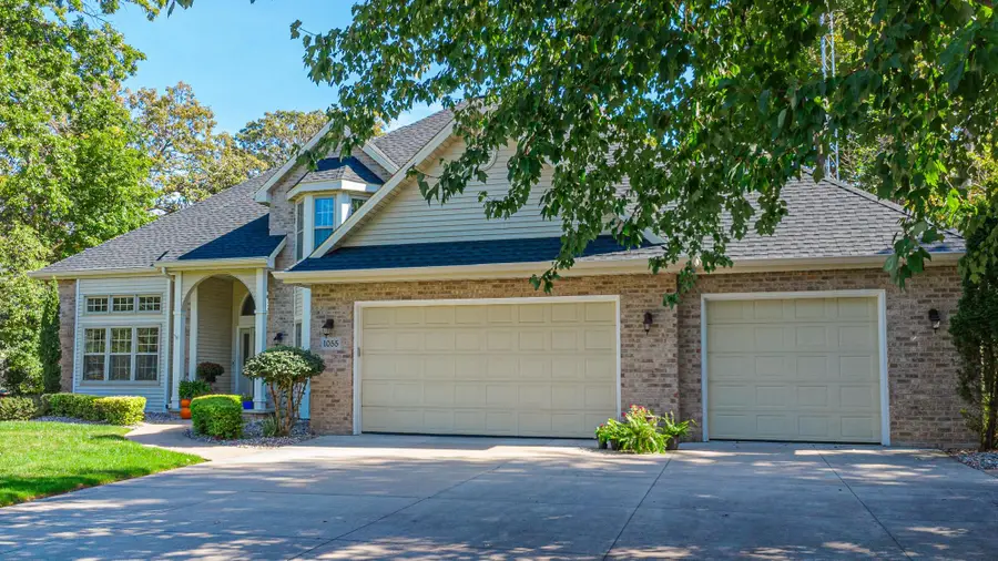 1055 Timber Run Drive, Neenah, WI 54956 - Image #3