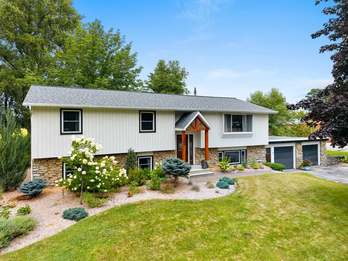 1334 Norfield Road, Suamico, WI 54173 - Image #1