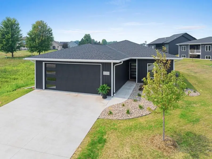 4001 Antwerp Avenue, Howard, WI 54313-7518 - Image #2