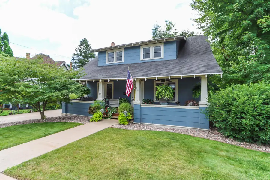108 E Lake Street, Waupaca, WI 54981 - Image #2