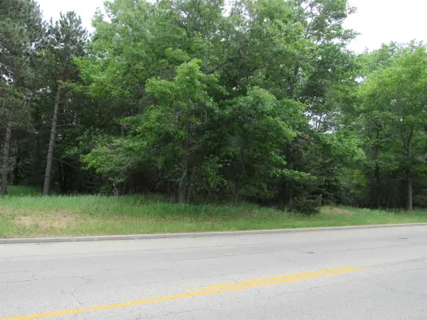 18th Avenue, MENOMINEE, MI 49858