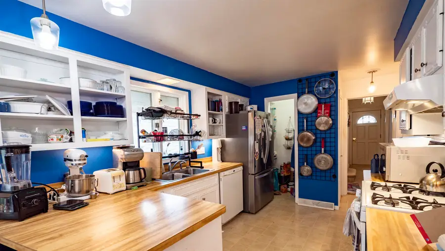 103 W Main Street, Weyauwega, WI 54983 - Image #2