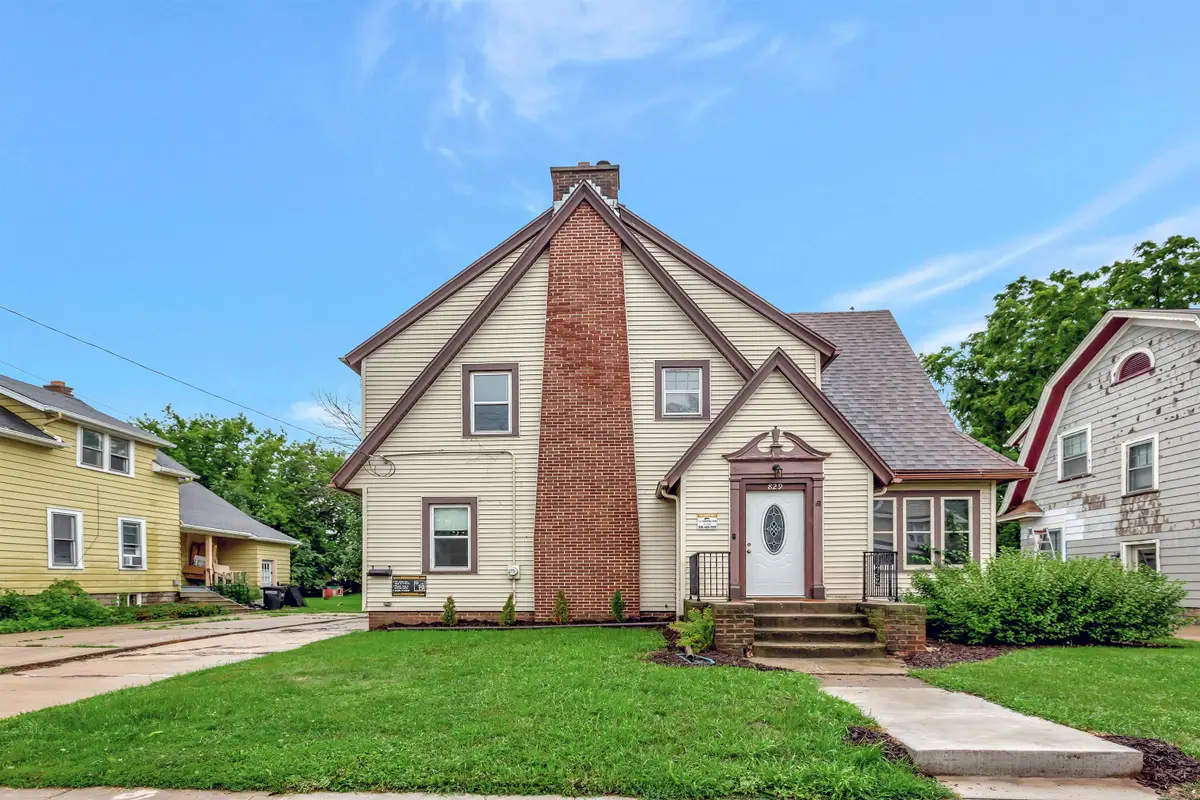 829 Prospect Avenue, Oshkosh, WI 54901 - Image #1