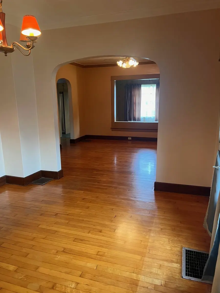 23 E Nevada Avenue, Oshkosh, WI 54901-3030 - Image #3