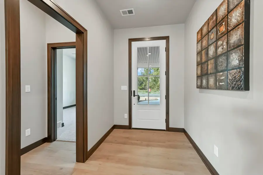 895 Black Swan Drive, Menasha, WI 54153 - Image #2