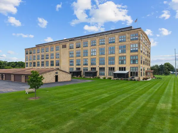 1545 Arboretum Drive #232, OSHKOSH, WI 54901-9300