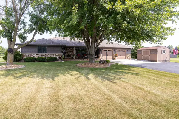 W6534 Manitowoc Road, MENASHA, WI 54952