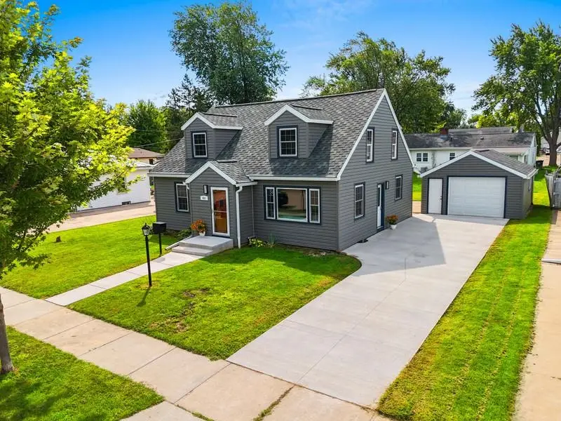 401 E 15th Street, Kaukauna, WI 54130 - Image #1