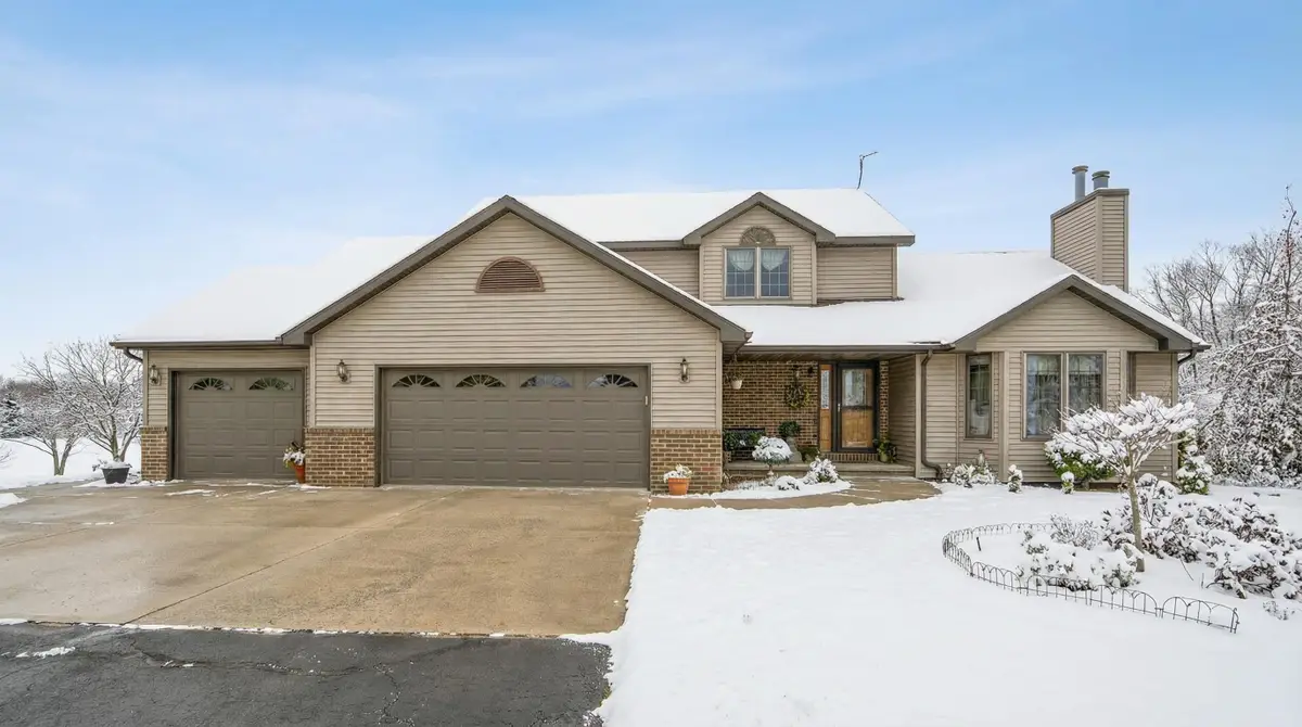 N1100 Wood Lane, Pulaski, WI 54162 - Image #1