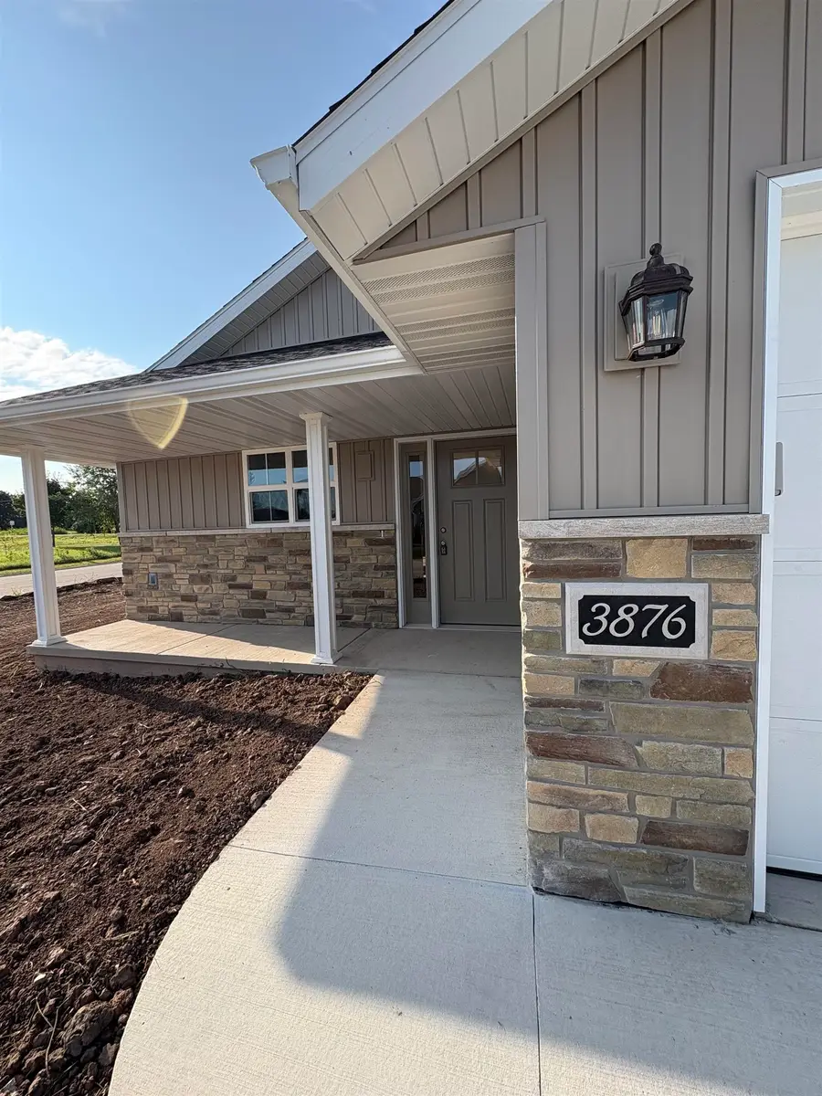 3876 Meunier Lane, Green Bay, WI 54311 - Image #2
