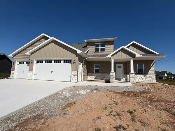 1762 Loyal Drive, NEENAH, WI 54956