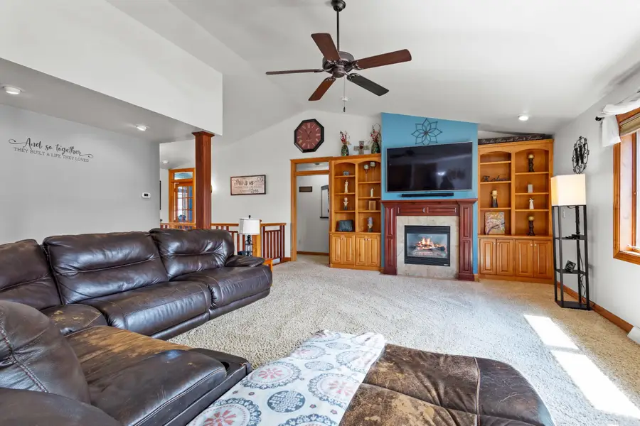 192 Whimbrel Court, Pulaski, WI 54162 - Image #2