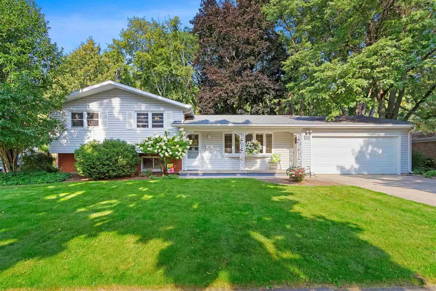 1013 N Locust Street, Green Bay, WI 54303-4429 - Image #3