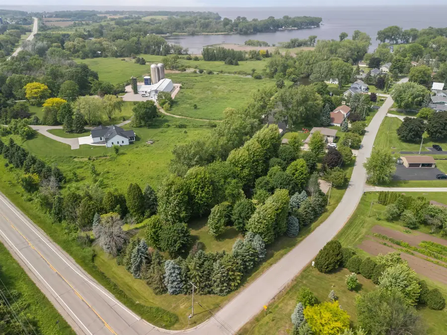 Black Wolf Point Lane, Oshkosh, WI 54902 - Image #2