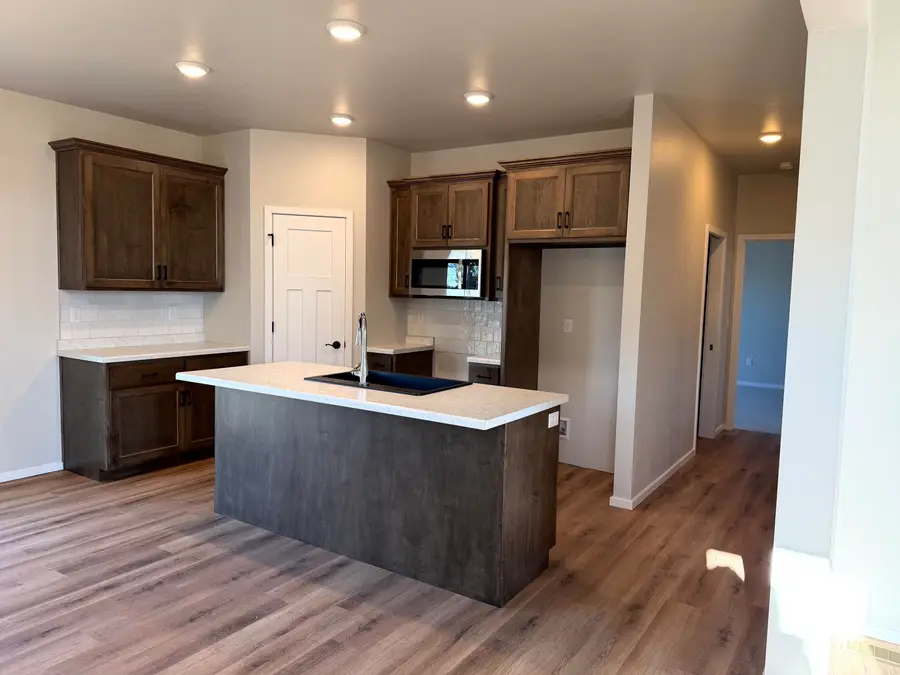 N9315 Gemstone Court, Appleton, WI 54915 - Image #2