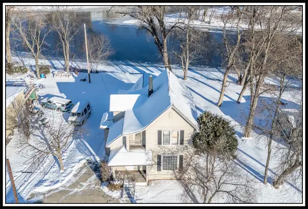 211 E Wolf River Avenue, NEW LONDON, WI 54961-1470