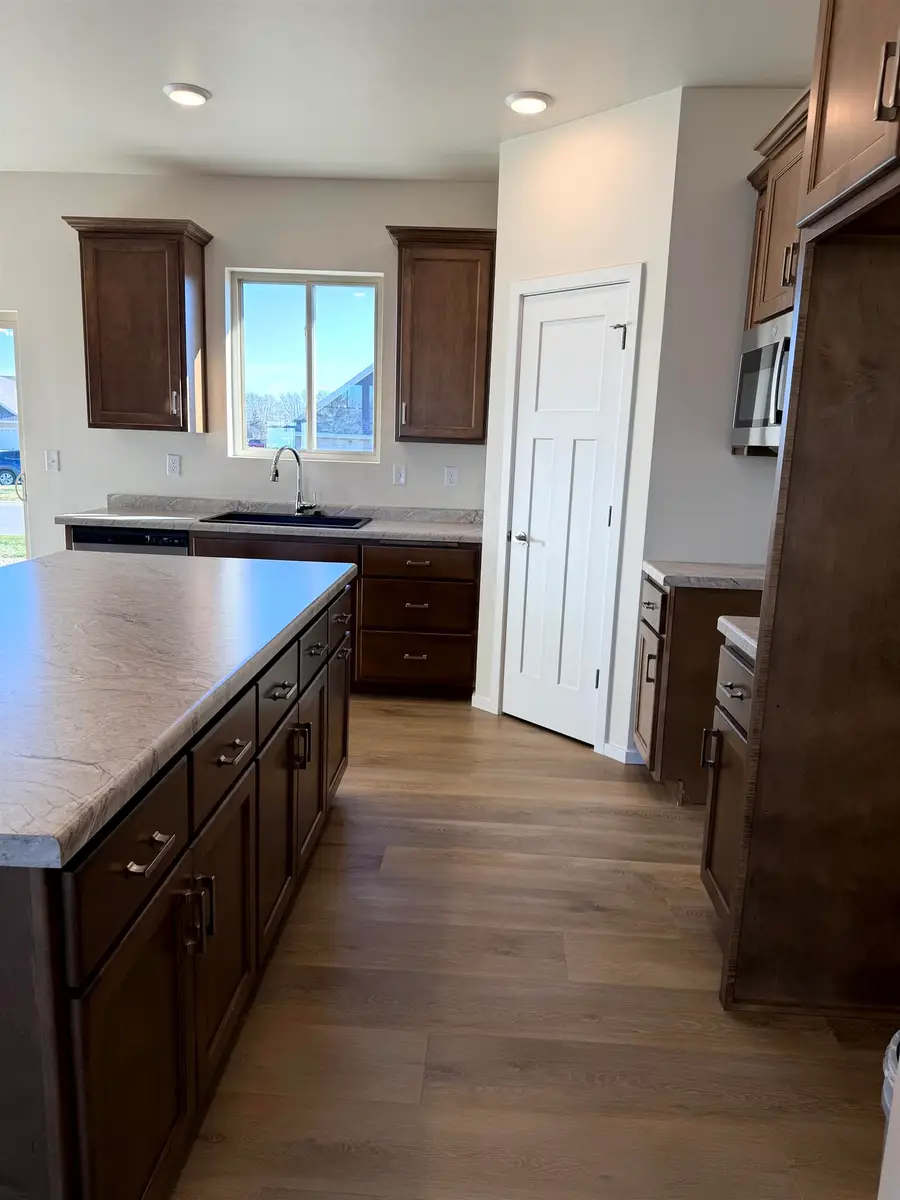 N9316 Gemstone Court, Appleton, WI 54915 - Image #3