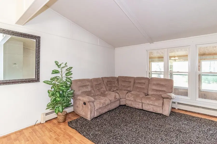 E1379 Larson Road, Waupaca, WI 54981-7524 - Image #2