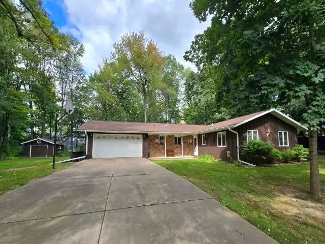 925 E Ridlington Avenue, Shawano, WI 54166 - Image #1