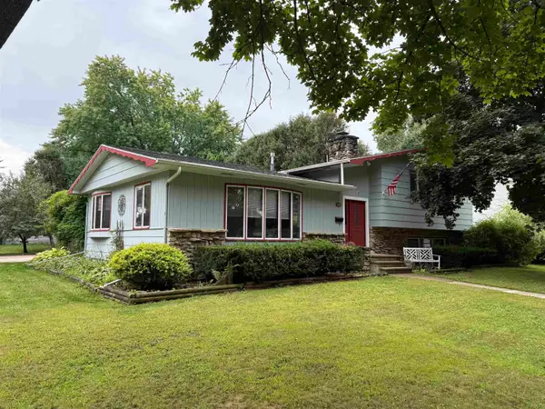 182 S Humphrey Circle, SHAWANO, WI 54166