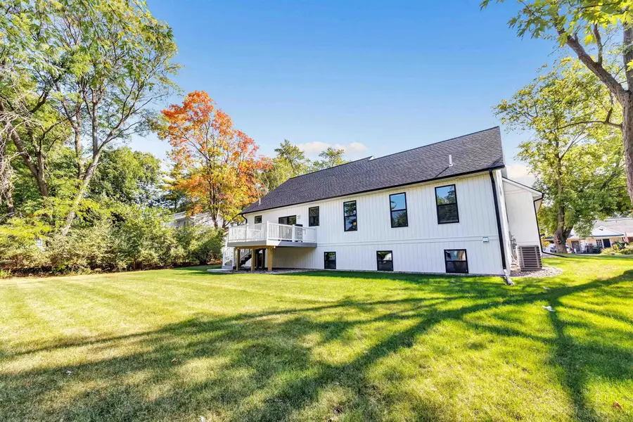 318 S Webster Avenue, De Pere, WI 54115-3438 - Image #2