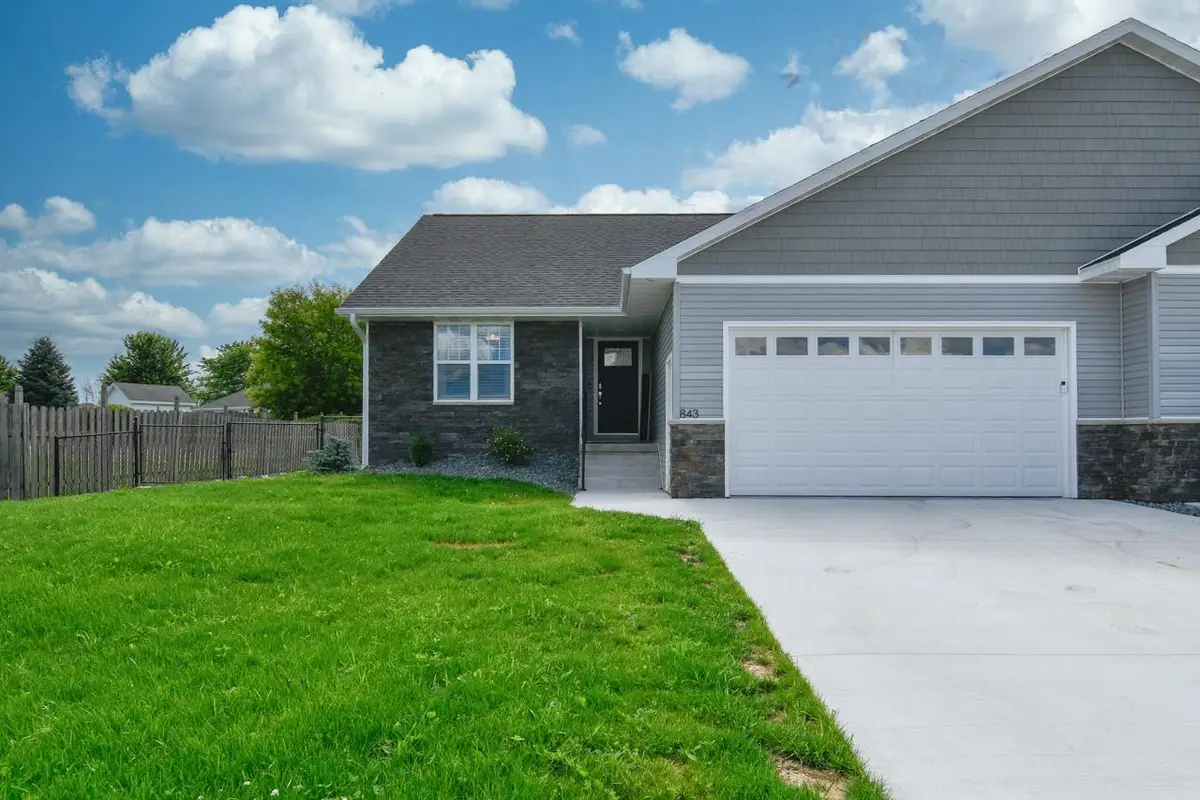 843 Red Hawk Drive, Pulaski, WI 54162-9447 - Image #1